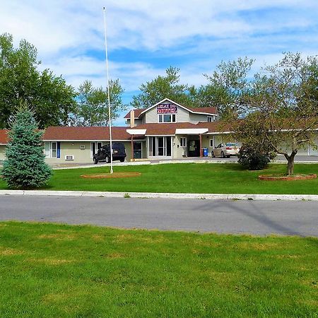 Relax Inn Watertown ウォータータウン エクステリア 写真