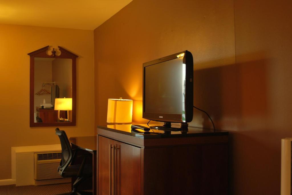Relax Inn Watertown ウォータータウン エクステリア 写真
