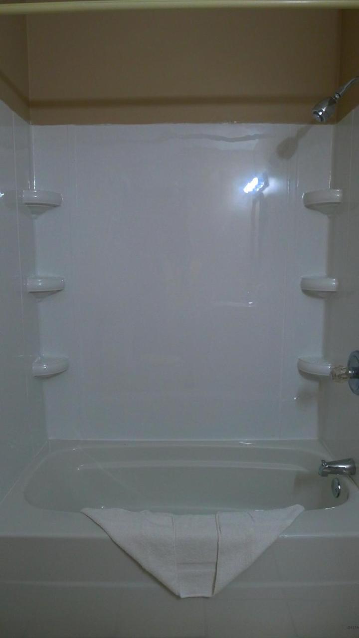 Relax Inn Watertown ウォータータウン エクステリア 写真
