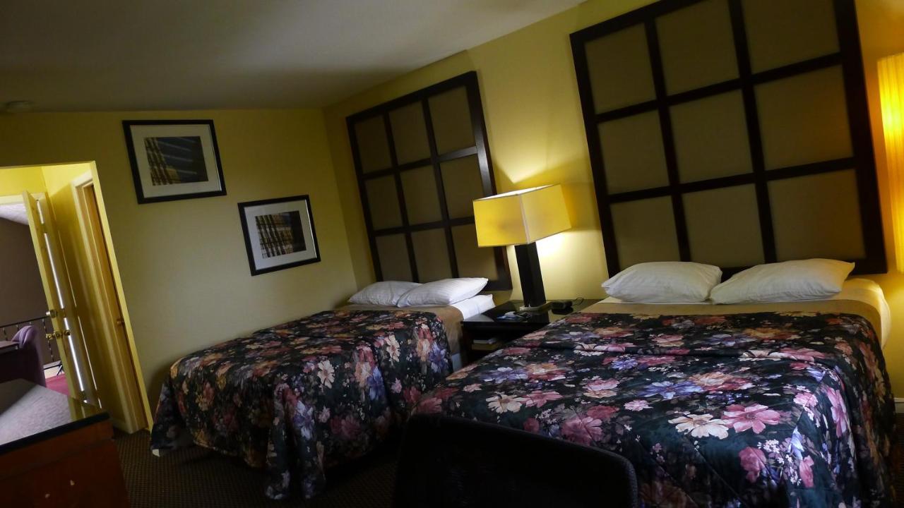 Relax Inn Watertown ウォータータウン エクステリア 写真