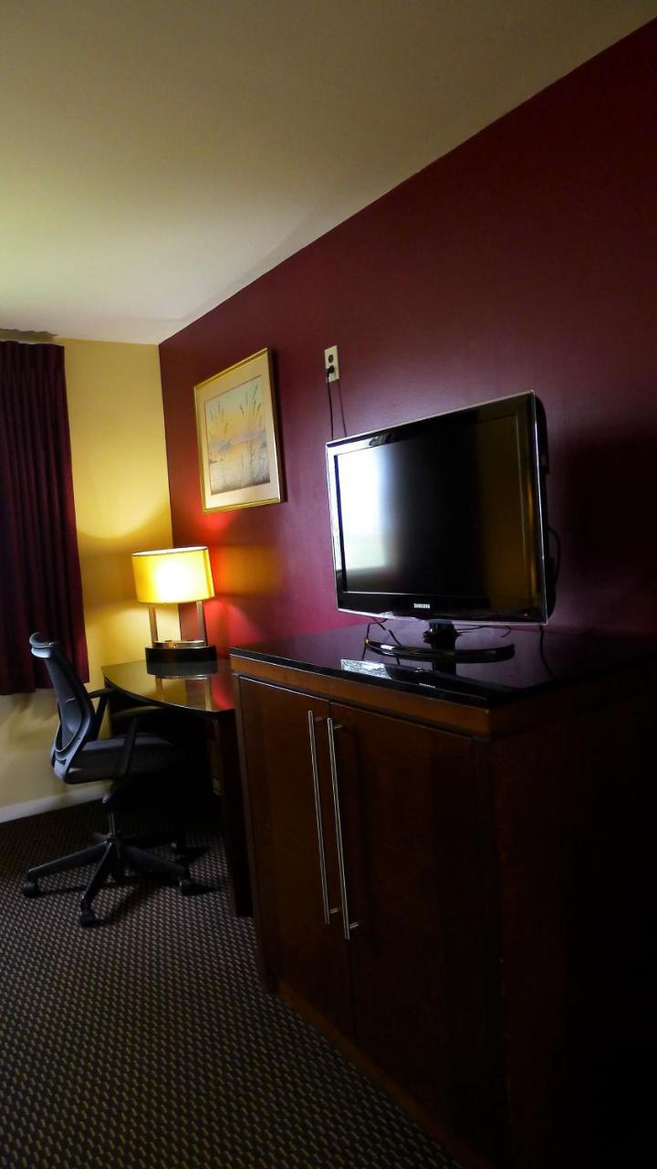 Relax Inn Watertown ウォータータウン エクステリア 写真